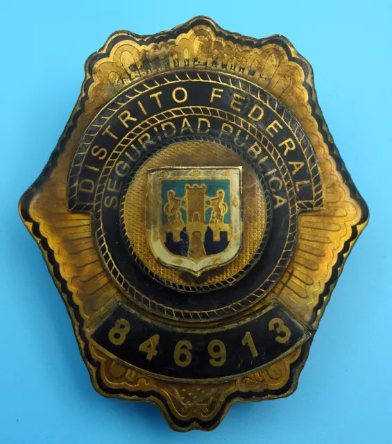 Q58, OBSOLETE Distrito Federal - Mexican Police badge, Numbered