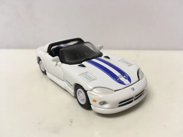 1996 96 Dodge Viper RT/10 Collectible 1/64 Scale Diecast Diorama Model