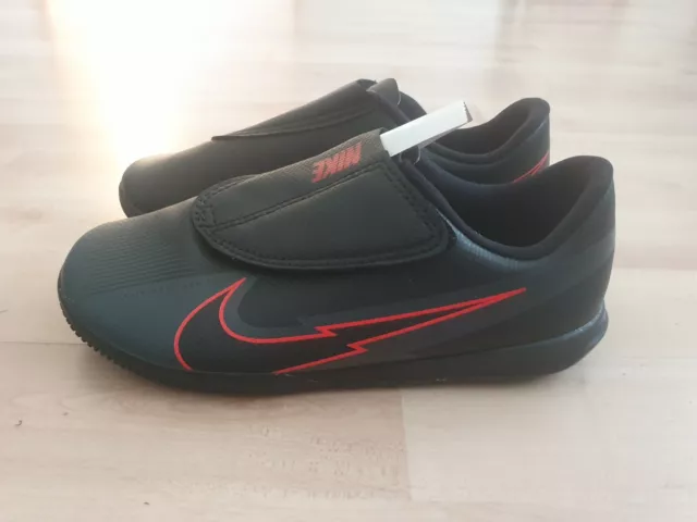 Nike Vapor 13 Club Gr. 28,5 - Fußball Hallenschuhe Kinder mit Klett -  *NEU*