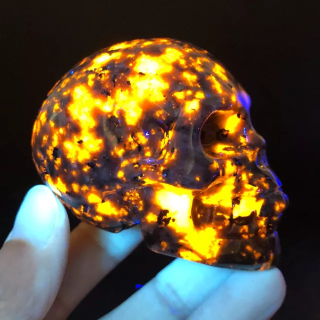 188g Natural Yooperlite Fire Stone Skull Carving Crystal Quartz Healing P515