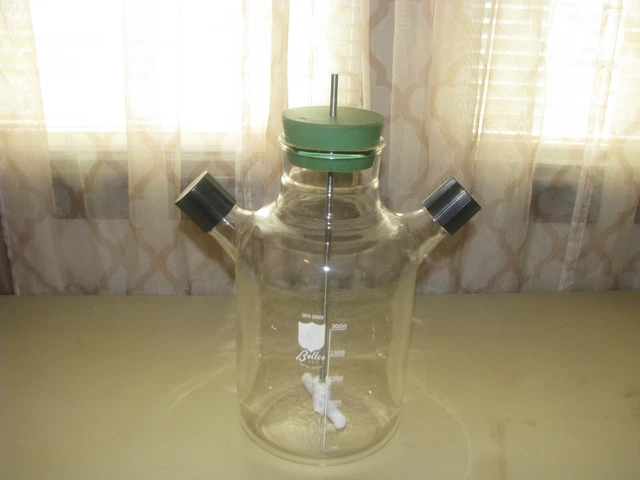 Bellco 3000mL 3-Neck Pyrex Glass Spinner Flask with a magnetic spinner1969-03000