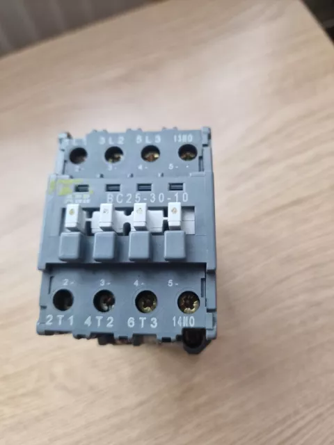 ABB  BC25 - 30 - 10  Contactor  45Amp Coil Volts  24VDC