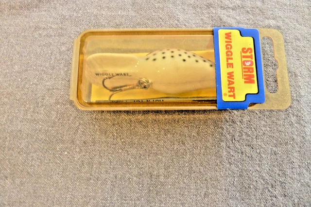 thumbnail image 2 of Yoshikawa 12-Pack Soft Lure Mini Crayfish - 40mm 0.9g For Beach Carp Coarse Fishing Perch Bass 2 of 6