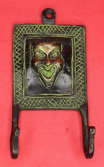 Face Carved Victorian Style Handmade Brass Cloth Towel Key Cup Wall Hanger Hook