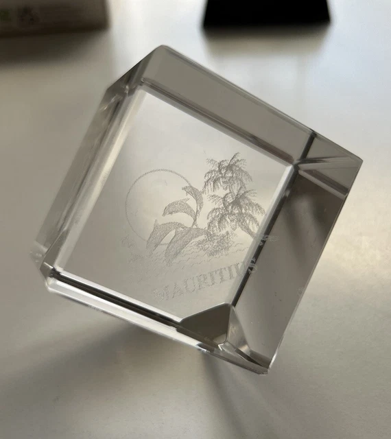 PAPERWEIGHT LASER ETCHED Glass Crystal 3D Holographic Crystal Cube ...