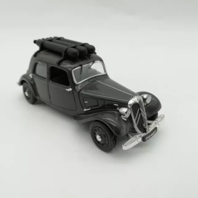Universal Hobbies 1/43 Citroën Traction 11 Légère 1941 Gazogène