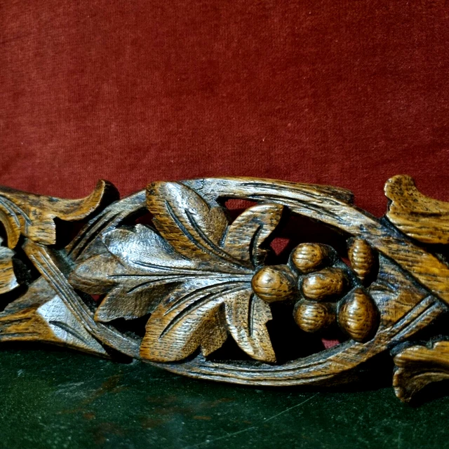 Scroll leaf berry wood carving pediment - Antique French architectural salvage .