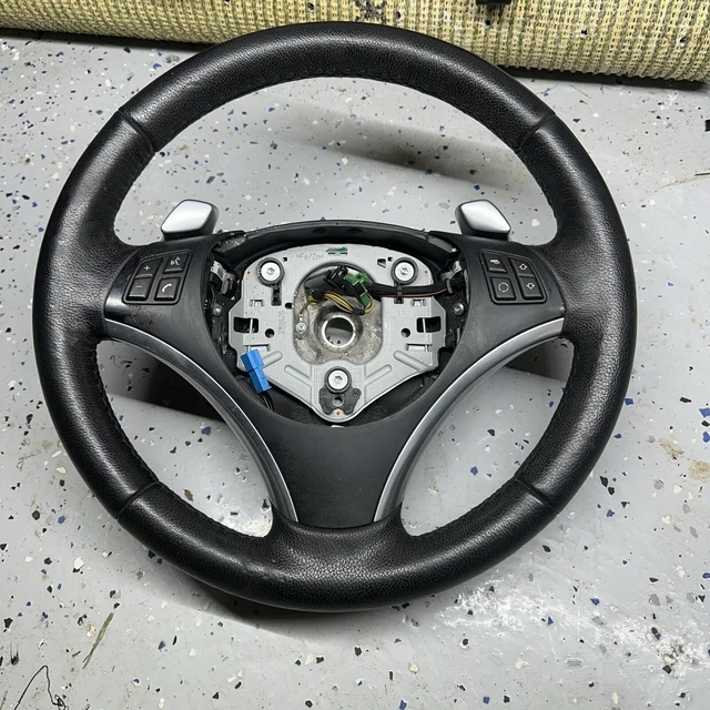 STEERING WHEEL M Sport Leather Paddle Shift BMW E82 135I E90 E84 X1