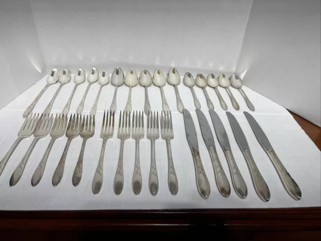 Vintage 30 Piece Community Plate Oneida Flatware Silverware Lady Hamilton Lot