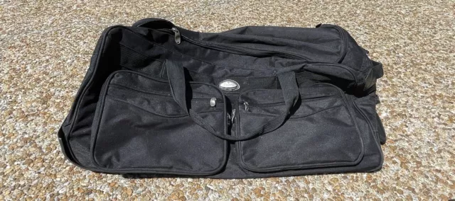 large duffle bag with wheels