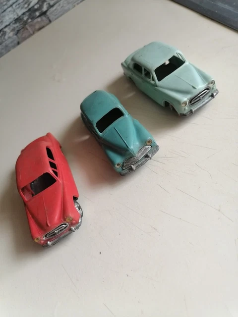 Norev lot de 6 voitures anciennes + 1 gratuite , le tout en l'état