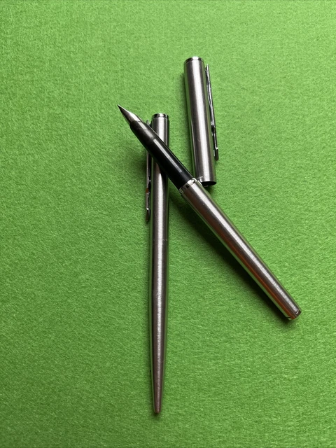 Parker Jotter Kugelschreiber – Klassisches Design, Blau, Mit Druckknopf, Modell S0705600