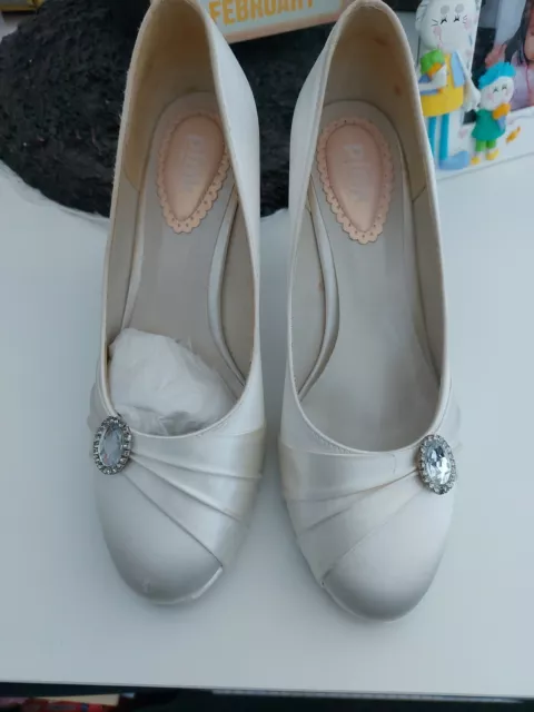 Ladies "PINK PARADOX" Ivory Satin Diamante Court Bridal Shoes (Size 6)