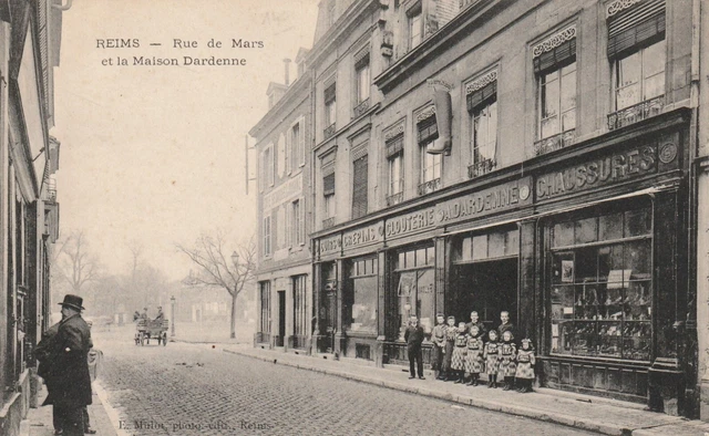 CPA 51 REIMS Rue de Mars et la Maison Dardenne