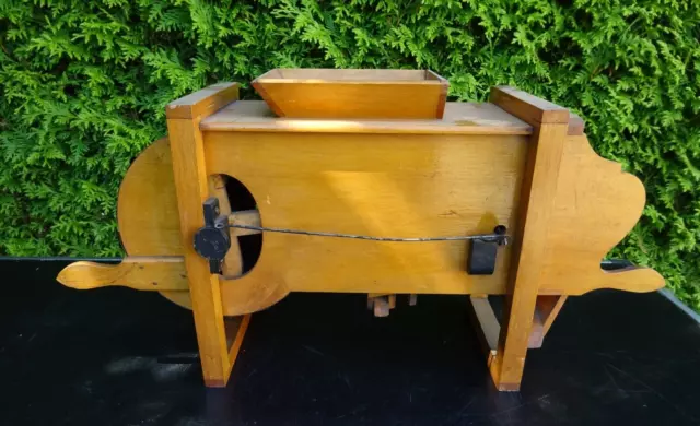 Altes Modell einer Getreidereinigungsanlage