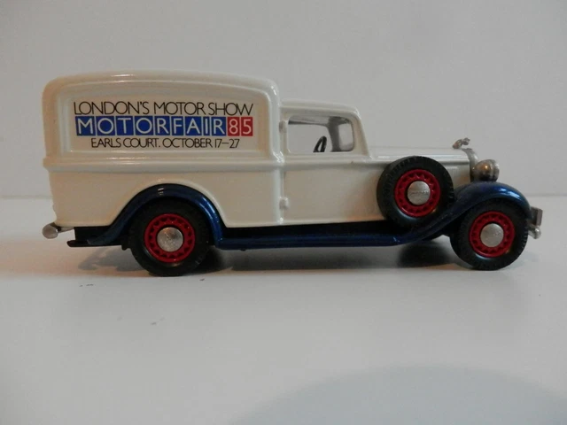 BROOKLIN MODELS 1.43 BRK 16X 1938 DODGE VAN APOTHEEK de KORENBLOEM