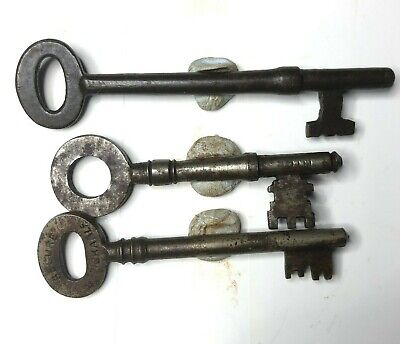 3 Antique Mortice Keys Steel 7-9 cm's original different designs set 5 3