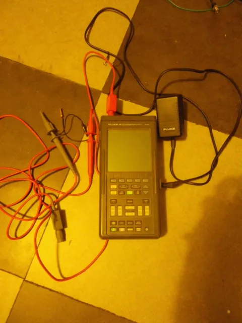 Oscilloscope Fluke 96 Scopemeter 50 MHz, complet , batterie de rechange fournie