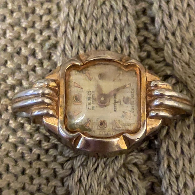 Montre Vintage Zodiac Femme - Fabrication Suisse, Mouvement 17 Rubis