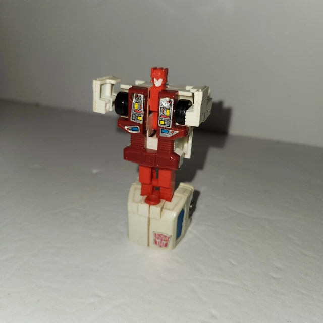 VINTAGE 1986 HASBRO Takara Transformers Ambulance First Aid