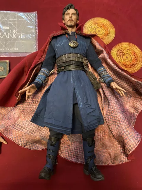 Hot Toys Marvel MMS387 Doctor Strange 1/6th Figure