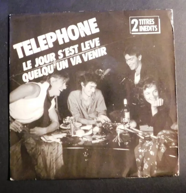 Disque 45 tours. TELEPHONE. Le jour s'est levé. VIRGIN 90231 - 1985