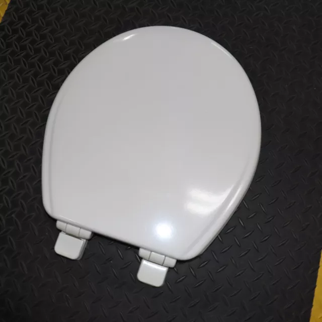 Bemis Adjustable Slow Close Never Loosens Round Closed Front Toilet Seat White