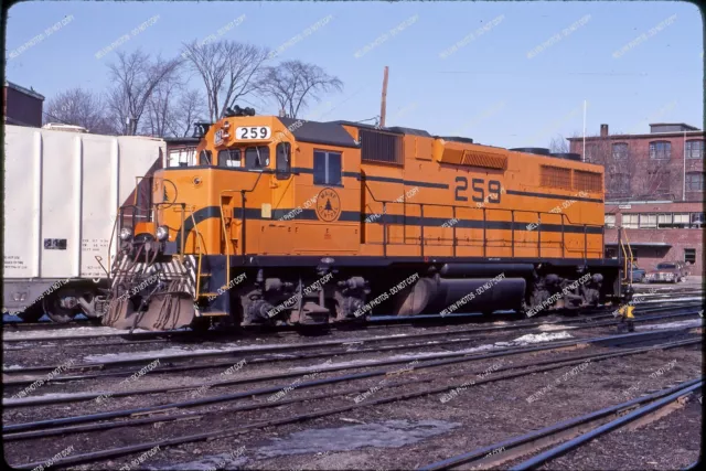 ORIG SLIDE Maine Central 259 GP38 Original Kodachrome slide processed by Kod