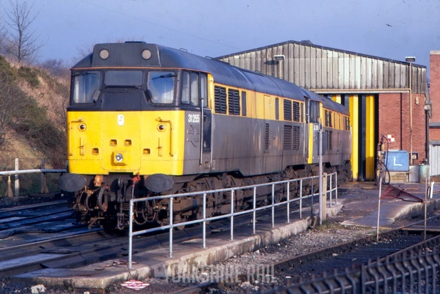 35MM RAILWAY SLIDE | Class 31 | 31255 | Buxton TMD | 1993 + copyright £ ...