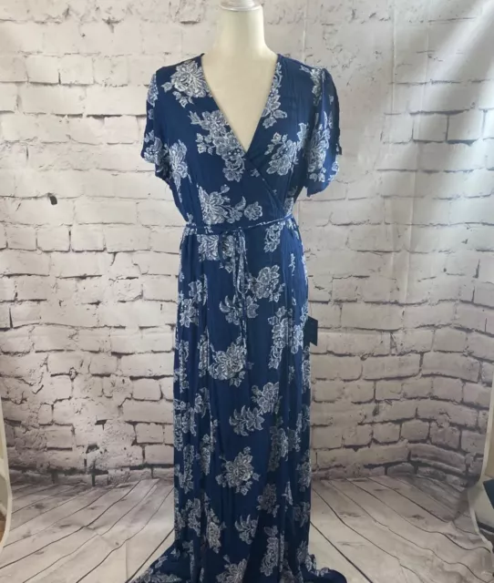 Lulus Women's Heart of Marigold Short Sleeve Wrap Maxi Dress, Navy Blue and White Floral Print