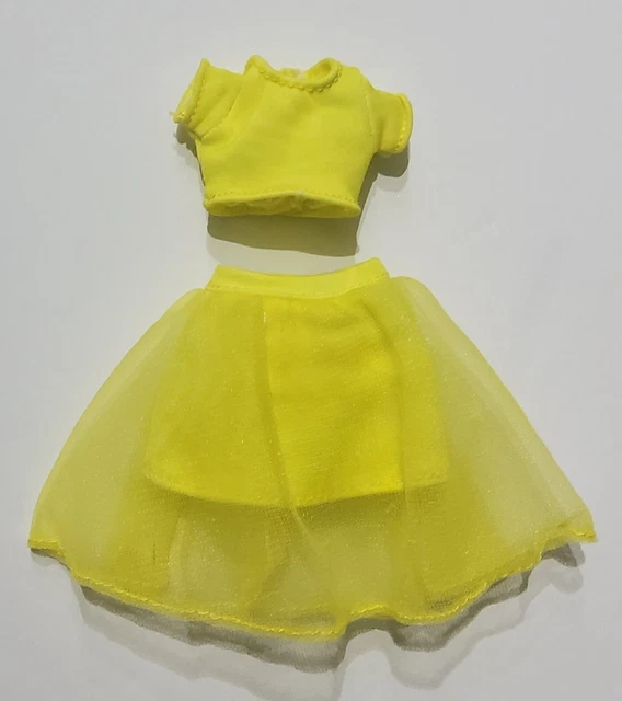 LOL SURPRISE OMG Fierce Neonlicious Doll Neon Yellow Crop Top & Skirt