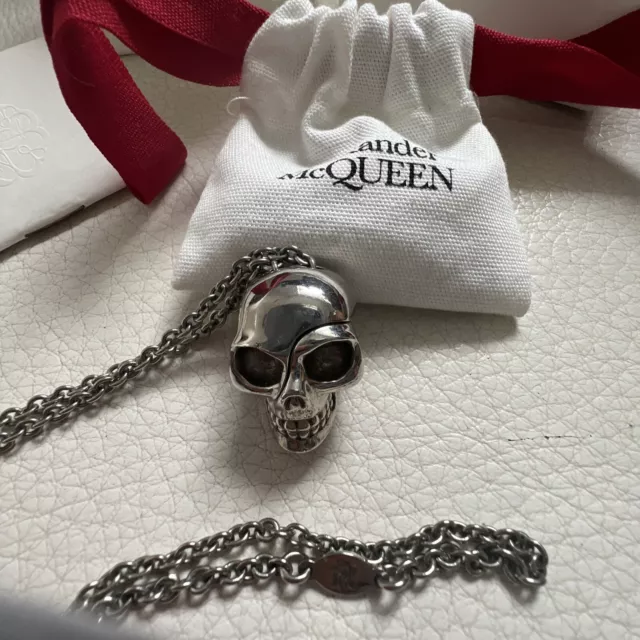 Alexander McQueen silvercskull triple divided neckace Alexander McQueen silvercskull triple divided neckace