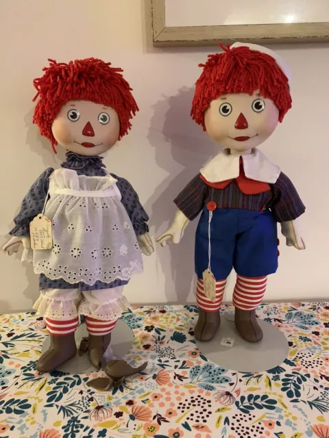 vintage 1983 porcelain raggedy ann & andy dolls 44cm on stands *1 broken foot