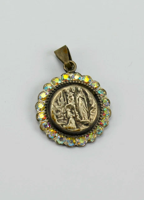 Chaîne et médaille de Sainte Marie Goretti en acier Chaîne et médaille de Sainte Marie Goretti en acier