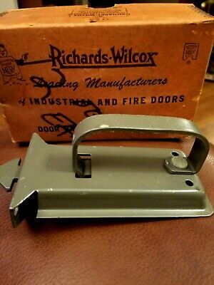 Vintage Richard-Wilcox Heavy Cast Industrial Door Hardware Latch Box NEW No. 452