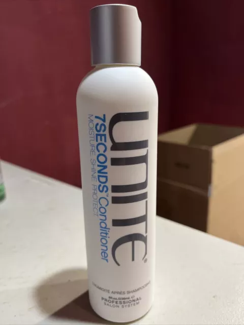 A UNITE 7 Seconds Conditioner 8 oz/ 236 mL