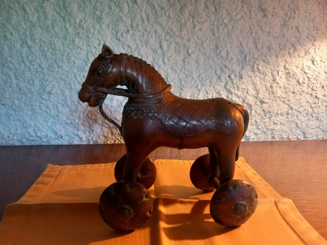 Âne sur roues de Steiff, ancien jouet à tirer, vers 1900-1910 Âne sur roues de Steiff, ancien jouet à tirer, vers 1900-1910