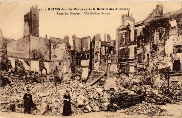 CPA AK Militaire REIMS - Place des Marches (361885)