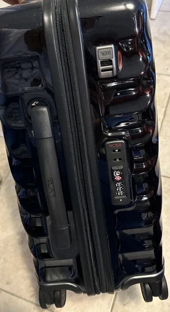 TUMI 19 Degree International Expandable Carry-on 4 Wheel Black $695 😃😃 4