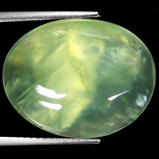 19.02 cts Natural Round Cabochon Green SI2 Prehnite (Africa)