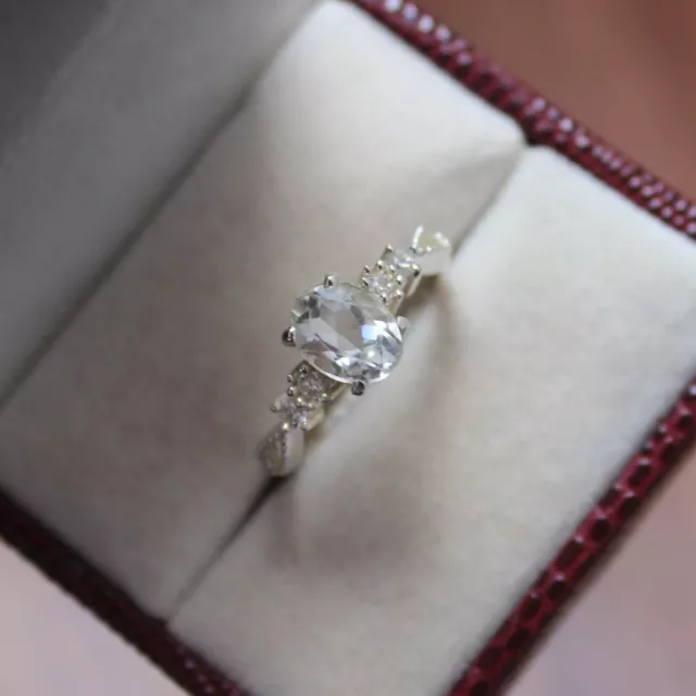 Hermoso anillo de compromiso solitario de topacio blanco para mujer plata...