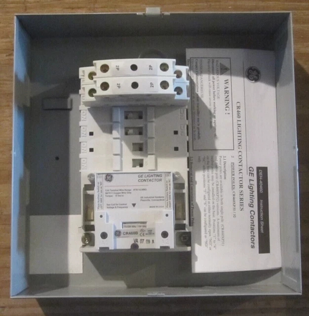 GE LIGHTING CONTACTOR 460B w/Enclosure 463L 4 Pole 30 Amp 120V with 2