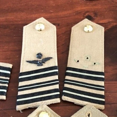 WW2 AUSTRALIAN RAAF Uniform rank insignia epaulettes Used relics pair 3 ...