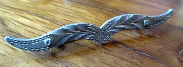 Broche Ancienne Barrette Décorative Ajourée - Perle Blanche Centrale - Occasion Bon État