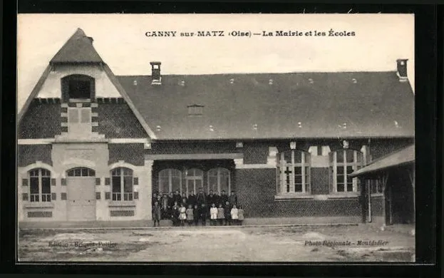 CPA Canny-sur-Matz, La Mairie et les Écoles