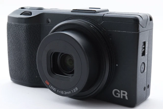 RICOH Digital Camera GR APS-C size CMOS sensor Low-pass filter-less