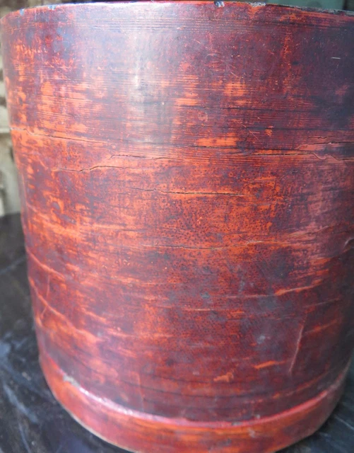 Burmese Cinnabar Lacquer Betel Nut Box  (Kun-It) made of lacquered woven bamboo
