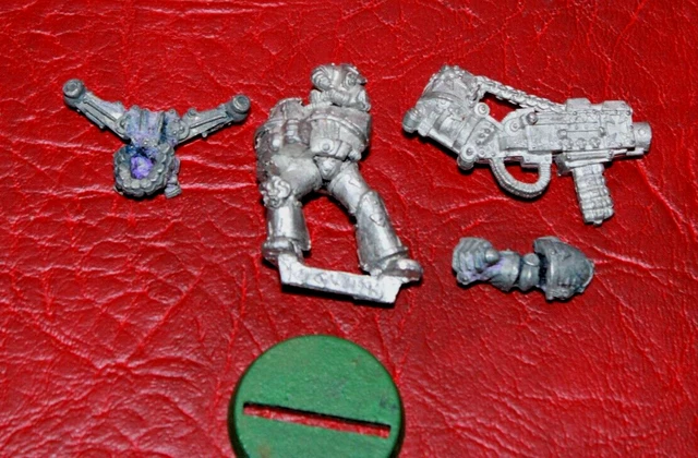WARHAMMER 40000 WH 40K 51-38 Tyranid Lictor OOP OLD Métal Blister WARHAMMER 40000 WH 40K 51-38 Tyranid Lictor OOP OLD Métal Blister