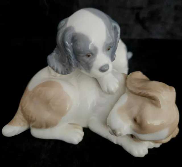 Vintage Lladro Nao Porcelain Figurine - Playing Puppys - 2