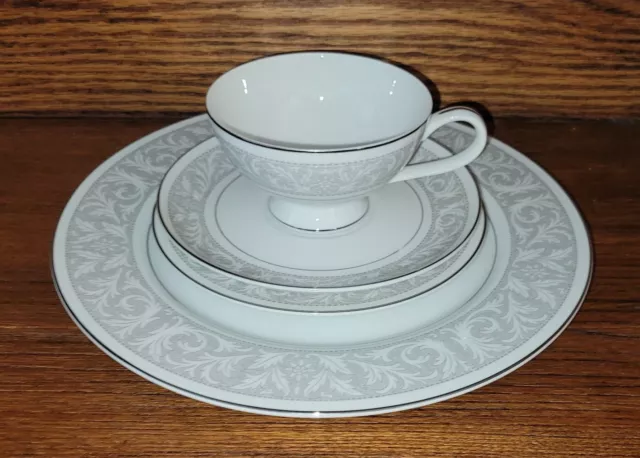 Imperial China Japan Whitney Dalton #5671 Dinner, Bread Plates & Cup & Saucer